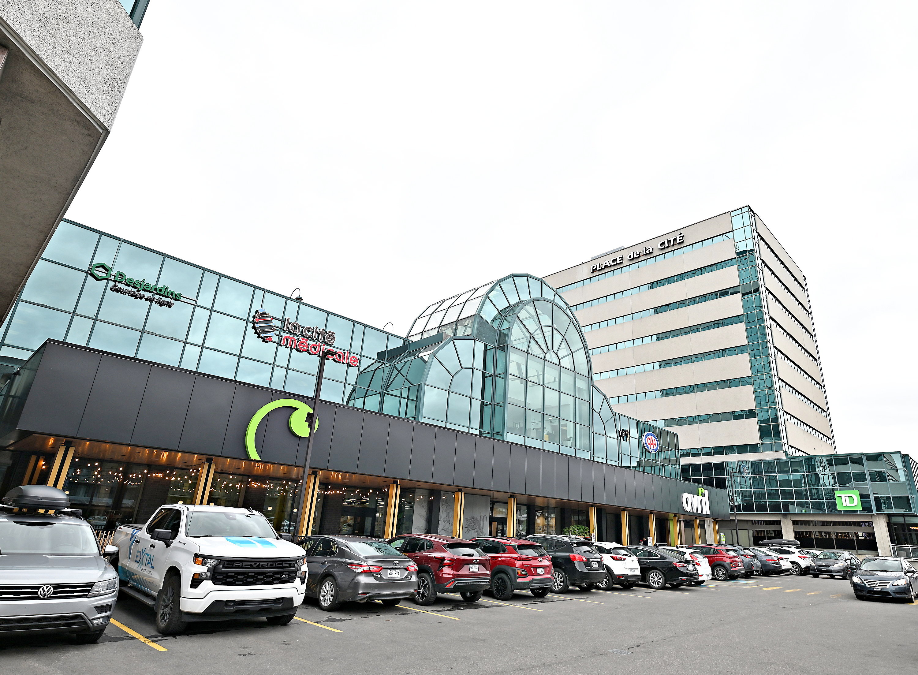 Groupe Mach - Zaki Alshowaier The Place de la Cité complex in the Sainte-Foy district in Quebec. present everywhere quebec: here real